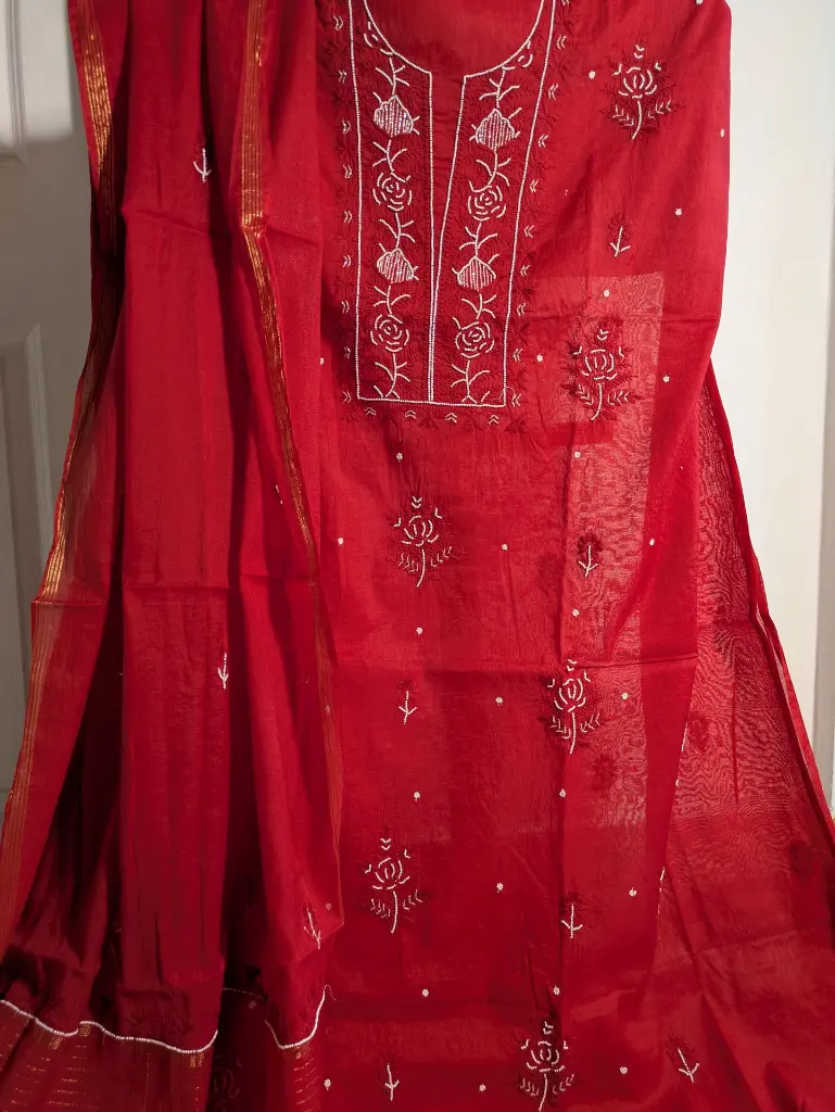 red kurta 1.webp
