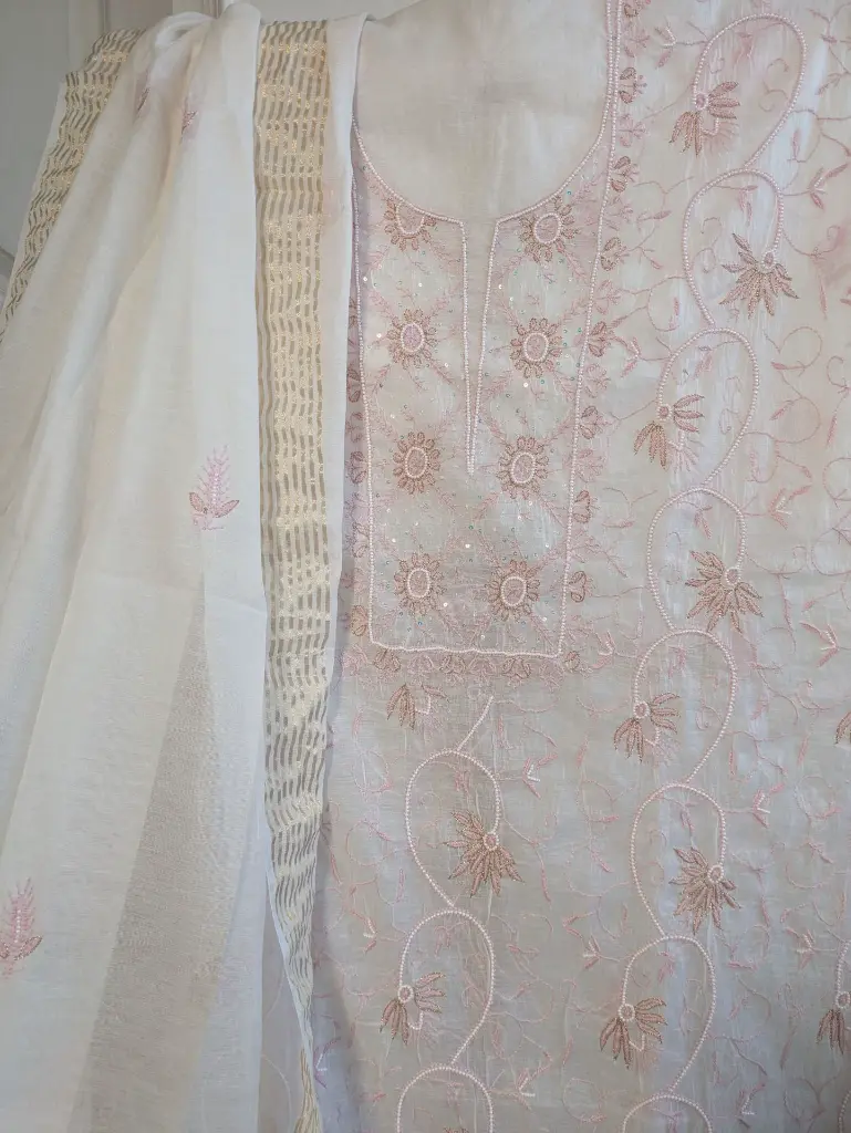 pink moti k 4.webp