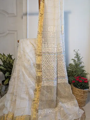 ALBALI  Mul Cotton Chikankari Saree with Sequence ,Cuttdana and Moti work